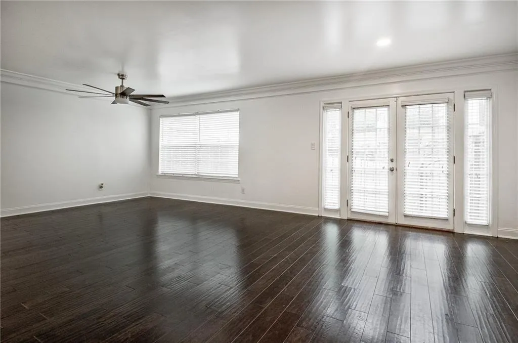 6980 Roswell Road Unit H5, Atlanta, Georgia 30328, 3 Bedrooms Bedrooms, ,2 BathroomsBathrooms,Residential,Sold,6980 Roswell Road Unit H5,7159801