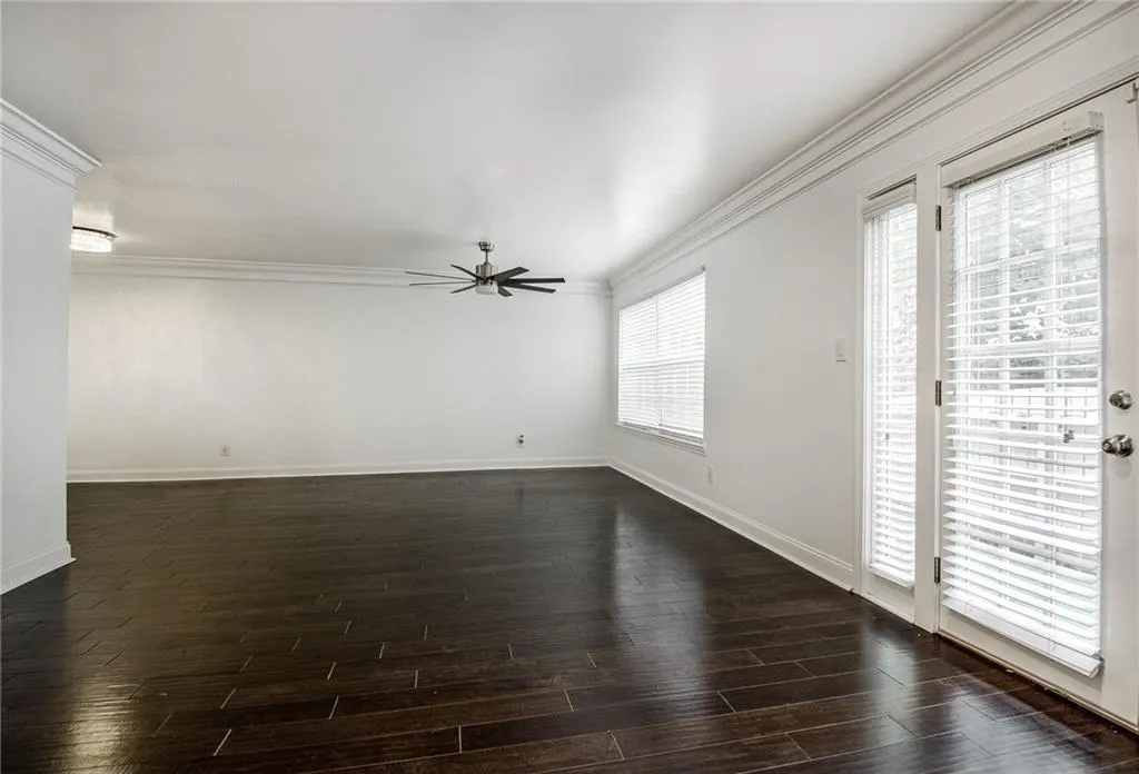 6980 Roswell Road Unit H5, Atlanta, Georgia 30328, 3 Bedrooms Bedrooms, ,2 BathroomsBathrooms,Residential,Sold,6980 Roswell Road Unit H5,7159801