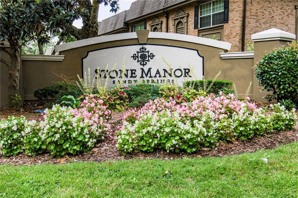 6980 Roswell Road Unit H5, Atlanta, Georgia 30328, 3 Bedrooms Bedrooms, ,2 BathroomsBathrooms,Residential,Sold,6980 Roswell Road Unit H5,7159801