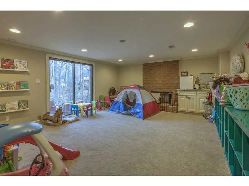 2940 Spalding Drive, Sandy Springs, Georgia 30350, 5 Bedrooms Bedrooms, ,4 BathroomsBathrooms,Residential,Sold,2940 Spalding Drive,5388744