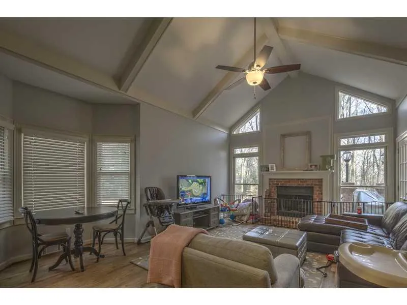 2940 Spalding Drive, Sandy Springs, Georgia 30350, 5 Bedrooms Bedrooms, ,4 BathroomsBathrooms,Residential,Sold,2940 Spalding Drive,5388744
