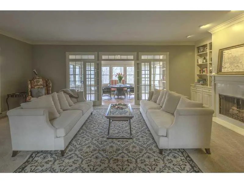 2940 Spalding Drive, Sandy Springs, Georgia 30350, 5 Bedrooms Bedrooms, ,4 BathroomsBathrooms,Residential,Sold,2940 Spalding Drive,5388744