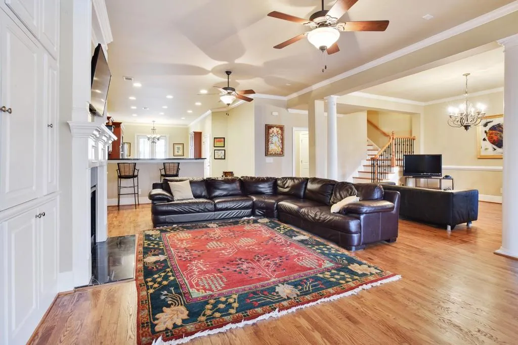 3127 Lenox Road Unit 7, Atlanta, Georgia 30324, 3 Bedrooms Bedrooms, ,3 BathroomsBathrooms,Residential,Sold,3127 Lenox Road Unit 7,5982213