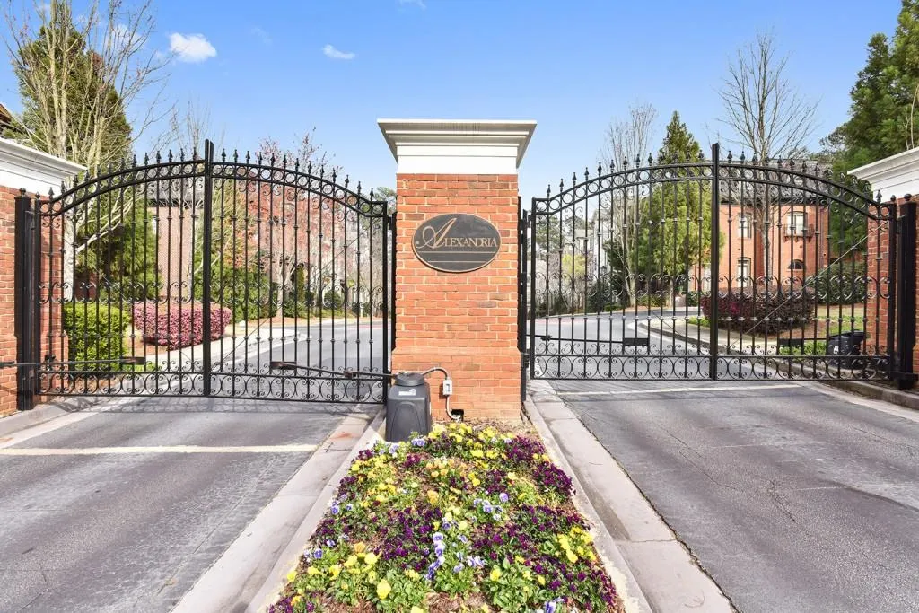 3127 Lenox Road Unit 7, Atlanta, Georgia 30324, 3 Bedrooms Bedrooms, ,3 BathroomsBathrooms,Residential,Sold,3127 Lenox Road Unit 7,5982213
