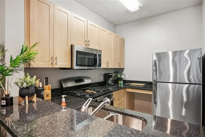 2103 Asbury Square Unit 3-305