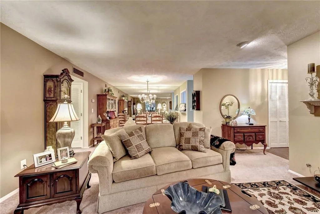 1103 Woodcliff Drive, Sandy Springs, Georgia 30350, 2 Bedrooms Bedrooms, ,2 BathroomsBathrooms,Residential,Sold,1103 Woodcliff Drive,6857187