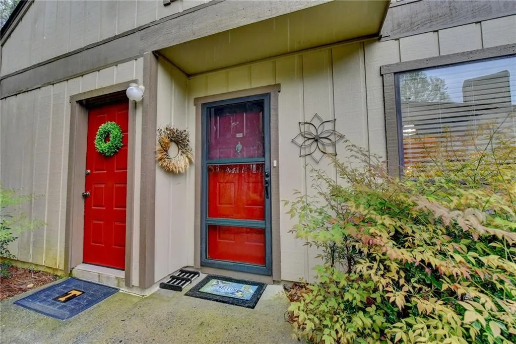 1103 Woodcliff Drive, Sandy Springs, Georgia 30350, 2 Bedrooms Bedrooms, ,2 BathroomsBathrooms,Residential,Sold,1103 Woodcliff Drive,6857187