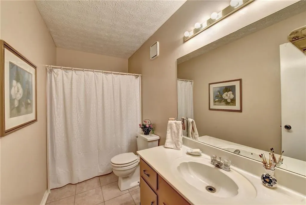 1103 Woodcliff Drive, Sandy Springs, Georgia 30350, 2 Bedrooms Bedrooms, ,2 BathroomsBathrooms,Residential,Sold,1103 Woodcliff Drive,6857187