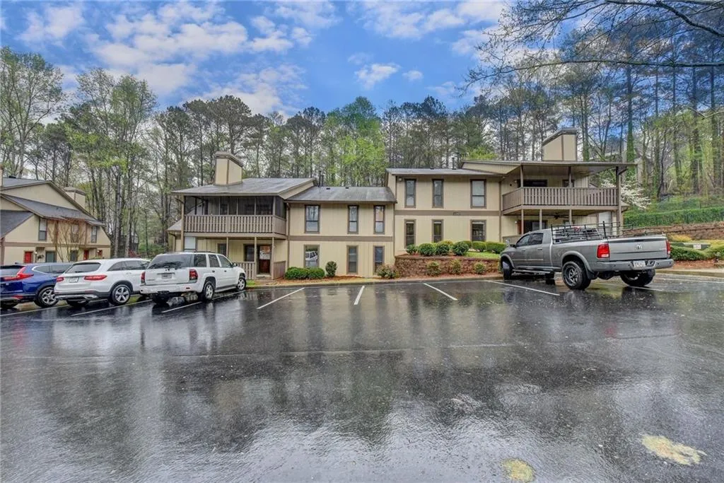 1103 Woodcliff Drive, Sandy Springs, Georgia 30350, 2 Bedrooms Bedrooms, ,2 BathroomsBathrooms,Residential,Sold,1103 Woodcliff Drive,6857187