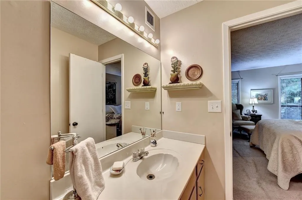 1103 Woodcliff Drive, Sandy Springs, Georgia 30350, 2 Bedrooms Bedrooms, ,2 BathroomsBathrooms,Residential,Sold,1103 Woodcliff Drive,6857187