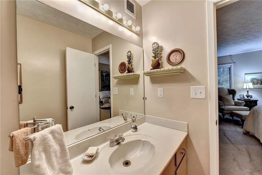 1103 Woodcliff Drive, Sandy Springs, Georgia 30350, 2 Bedrooms Bedrooms, ,2 BathroomsBathrooms,Residential,Sold,1103 Woodcliff Drive,6857187