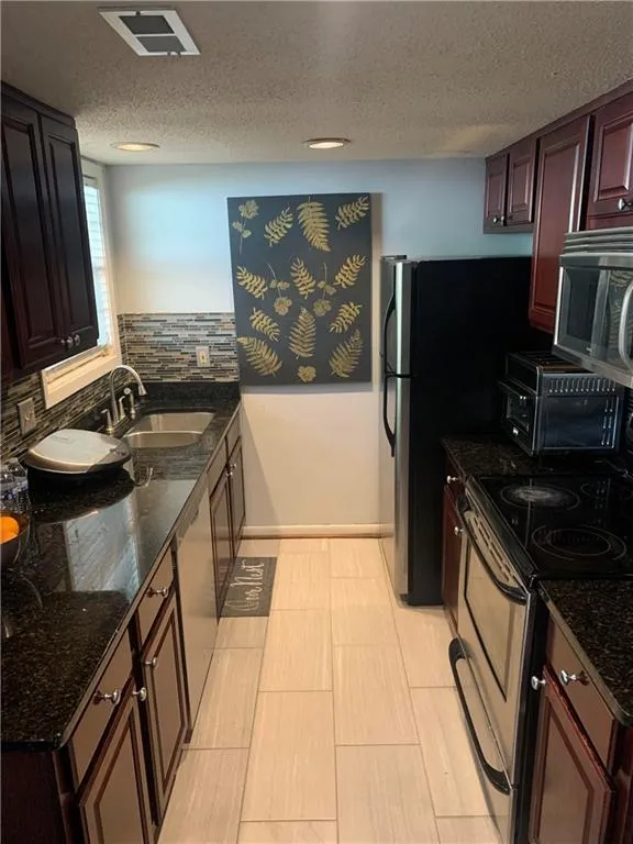 6900 Roswell Road Unit C6, Atlanta, Georgia 30328, 2 Bedrooms Bedrooms, ,2 BathroomsBathrooms,Residential,Sold,6900 Roswell Road Unit C6,6973069