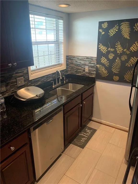 6900 Roswell Road Unit C6, Atlanta, Georgia 30328, 2 Bedrooms Bedrooms, ,2 BathroomsBathrooms,Residential,Sold,6900 Roswell Road Unit C6,6973069