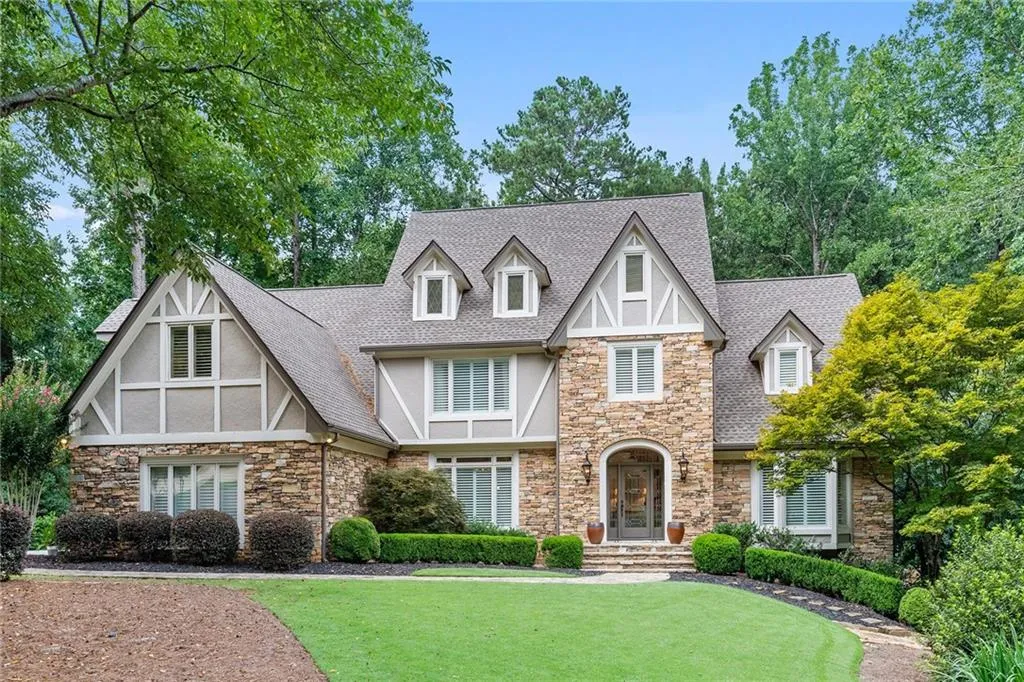 1810 Brandon Hall Drive, Atlanta, Georgia 30350, 5 Bedrooms Bedrooms, ,5 BathroomsBathrooms,Residential,Sold,1810 Brandon Hall Drive,7186519