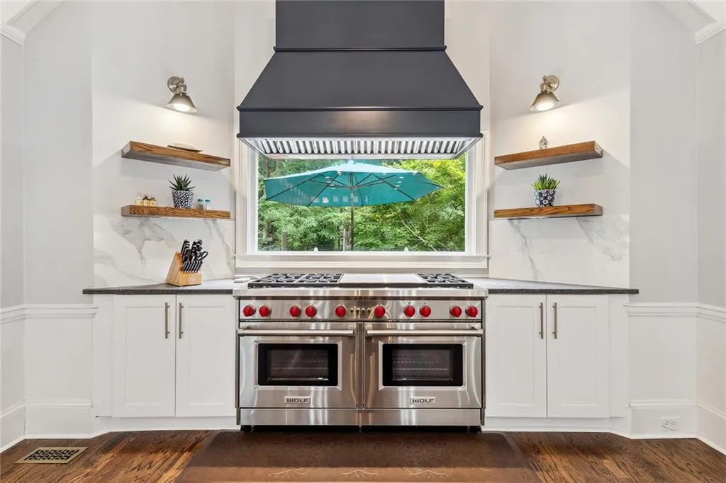 1810 Brandon Hall Drive, Atlanta, Georgia 30350, 5 Bedrooms Bedrooms, ,5 BathroomsBathrooms,Residential,Sold,1810 Brandon Hall Drive,7186519