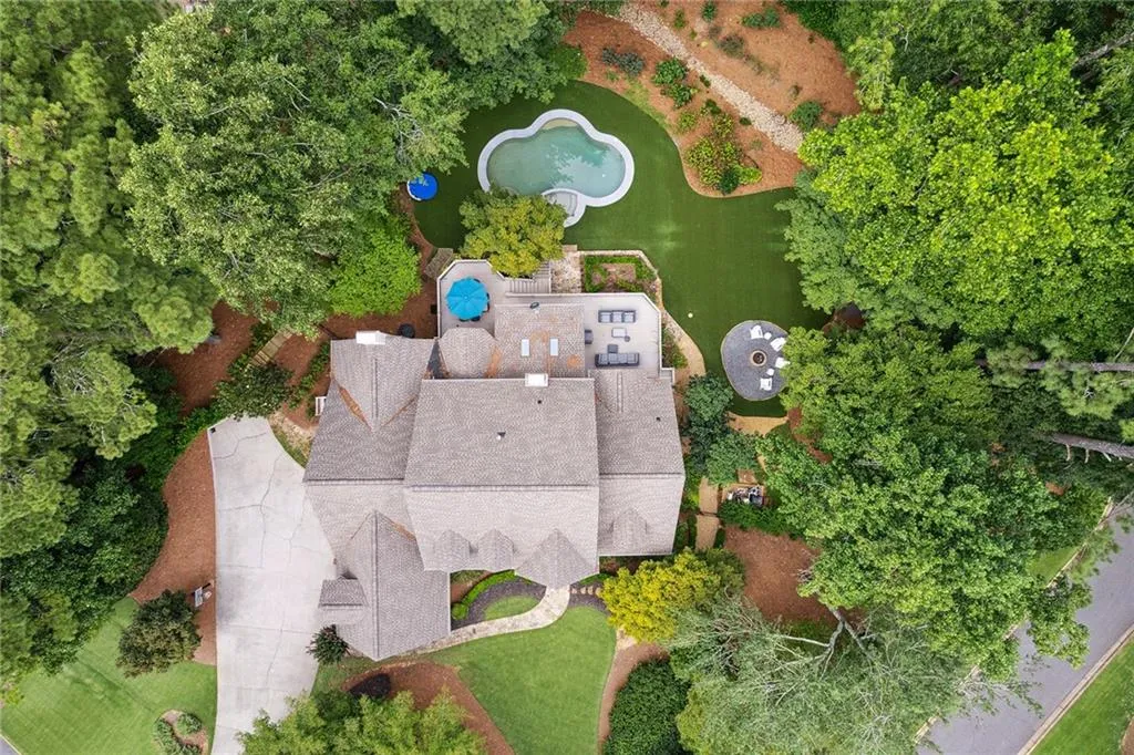 1810 Brandon Hall Drive, Atlanta, Georgia 30350, 5 Bedrooms Bedrooms, ,5 BathroomsBathrooms,Residential,Sold,1810 Brandon Hall Drive,7186519