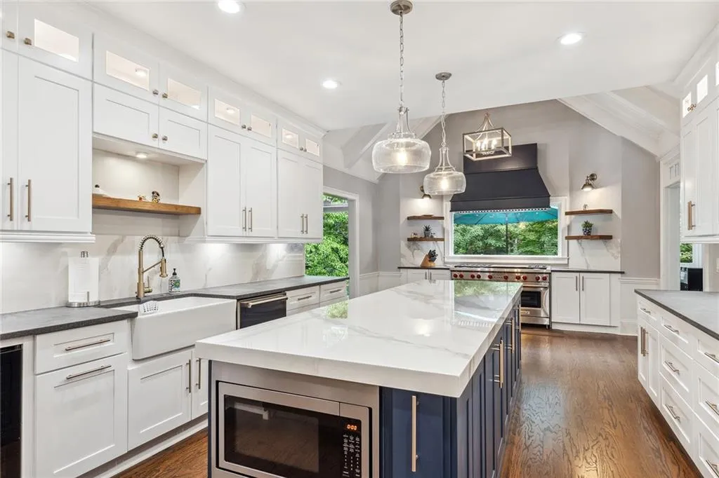 1810 Brandon Hall Drive, Atlanta, Georgia 30350, 5 Bedrooms Bedrooms, ,5 BathroomsBathrooms,Residential,Sold,1810 Brandon Hall Drive,7186519