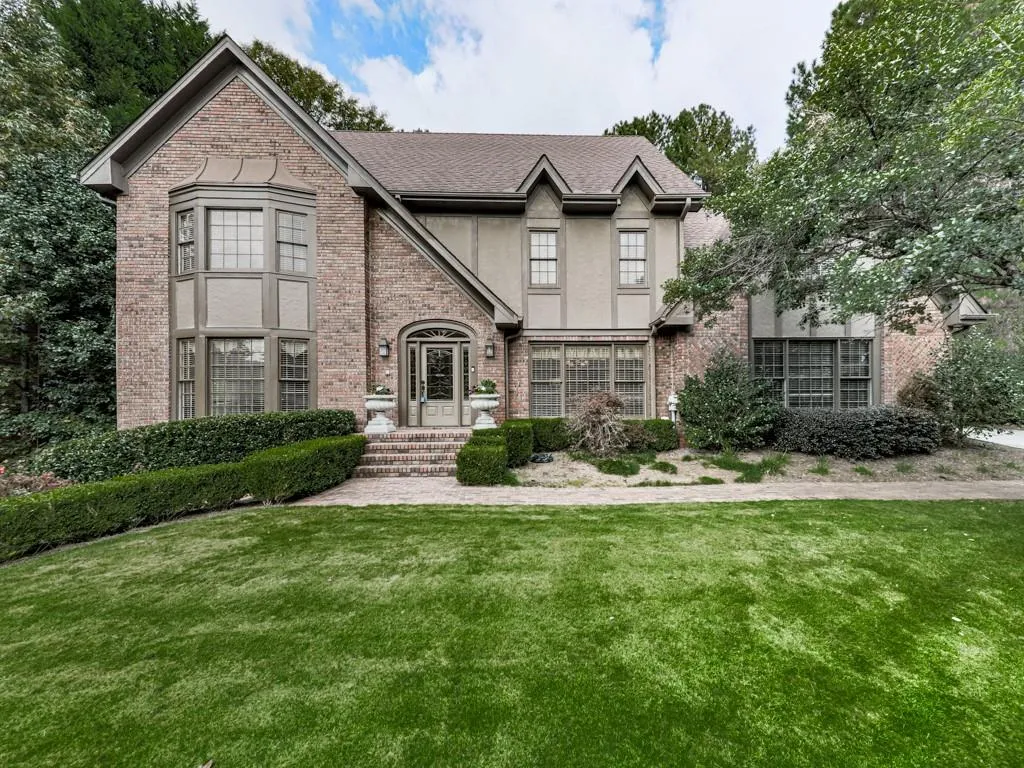 7690 Dunvegan Close, Sandy Springs, Georgia 30350, 4 Bedrooms Bedrooms, ,3 BathroomsBathrooms,Residential,Sold,7690 Dunvegan Close,6961774
