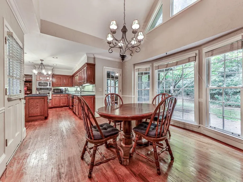 7690 Dunvegan Close, Sandy Springs, Georgia 30350, 4 Bedrooms Bedrooms, ,3 BathroomsBathrooms,Residential,Sold,7690 Dunvegan Close,6961774