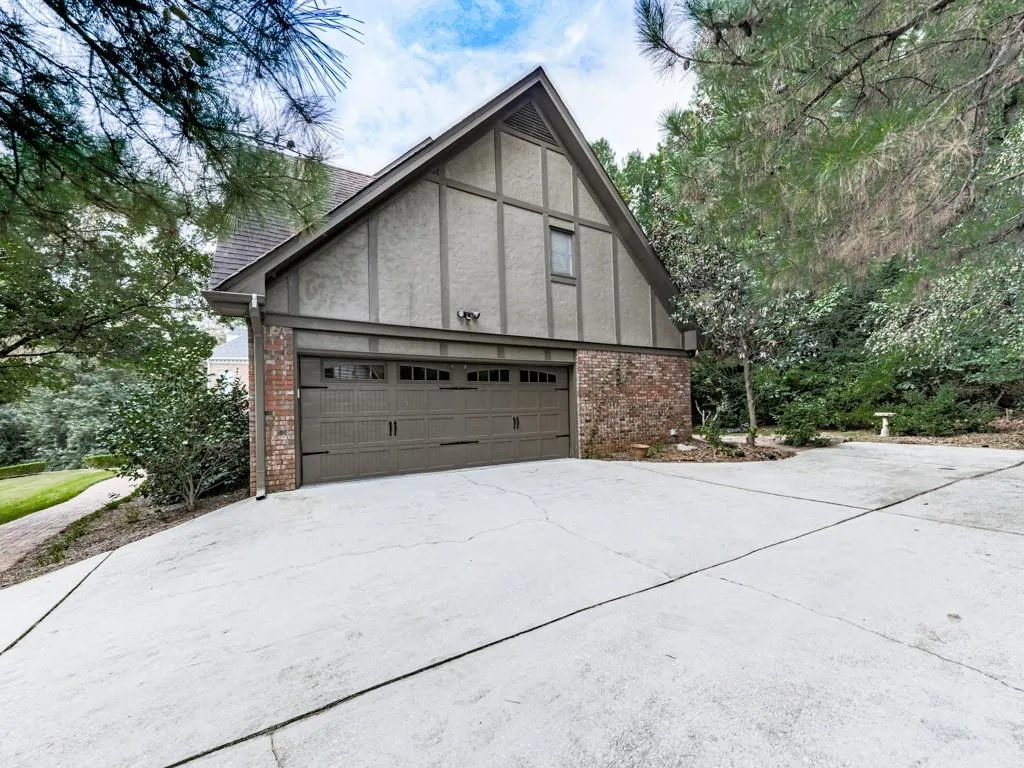 7690 Dunvegan Close, Sandy Springs, Georgia 30350, 4 Bedrooms Bedrooms, ,3 BathroomsBathrooms,Residential,Sold,7690 Dunvegan Close,6961774