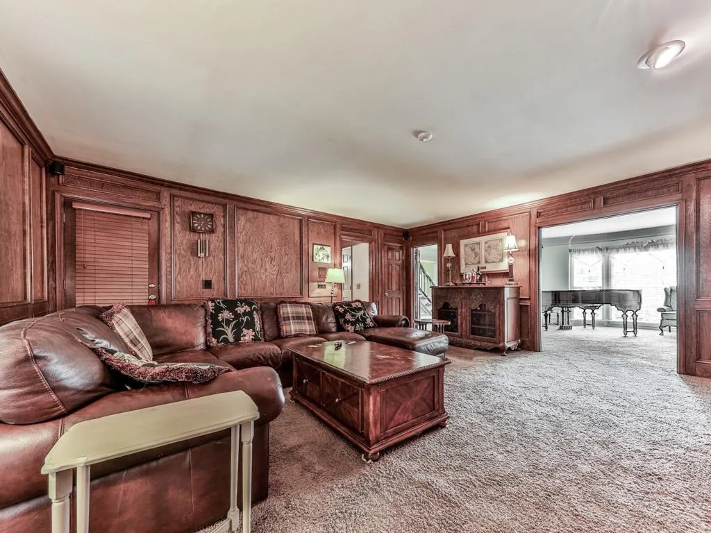 7690 Dunvegan Close, Sandy Springs, Georgia 30350, 4 Bedrooms Bedrooms, ,3 BathroomsBathrooms,Residential,Sold,7690 Dunvegan Close,6961774