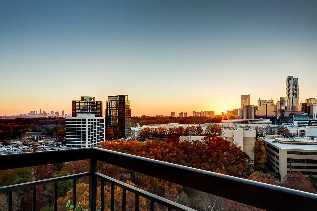 3481 Lakeside Drive Ne Unit 1806, Atlanta, Georgia 30326, 2 Bedrooms Bedrooms, ,2 BathroomsBathrooms,Residential,Sold,3481 Lakeside Drive Ne Unit 1806,5585486