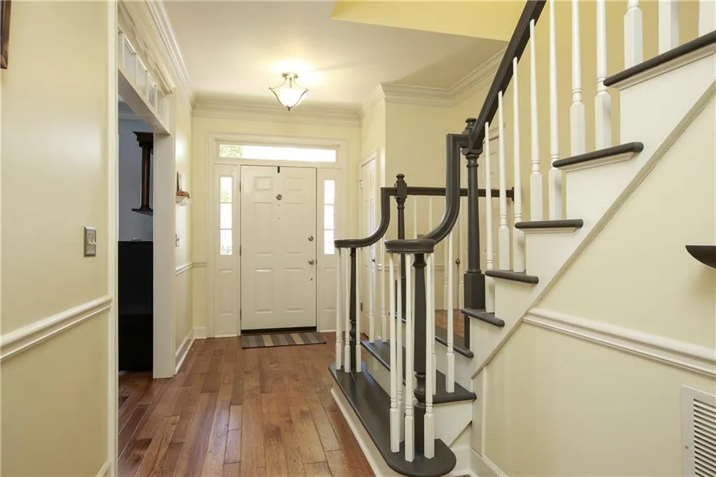 7155 Roswell Road Unit 43, Sandy Springs, Georgia 30328, 3 Bedrooms Bedrooms, ,2 BathroomsBathrooms,Residential,Sold,7155 Roswell Road Unit 43,5993821