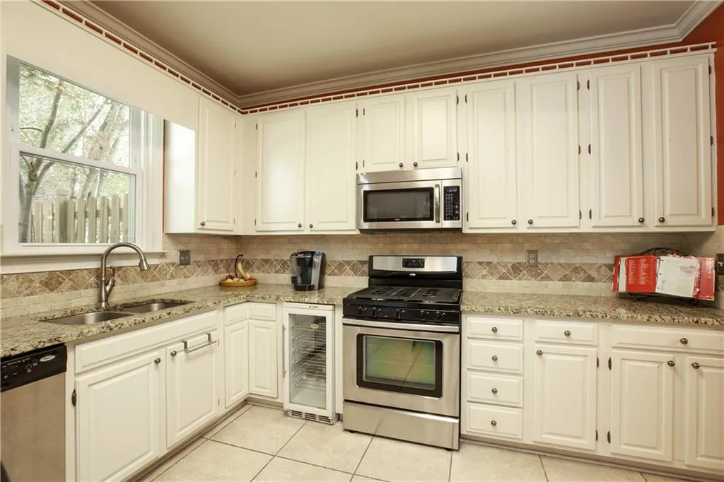 7155 Roswell Road Unit 43, Sandy Springs, Georgia 30328, 3 Bedrooms Bedrooms, ,2 BathroomsBathrooms,Residential,Sold,7155 Roswell Road Unit 43,5993821