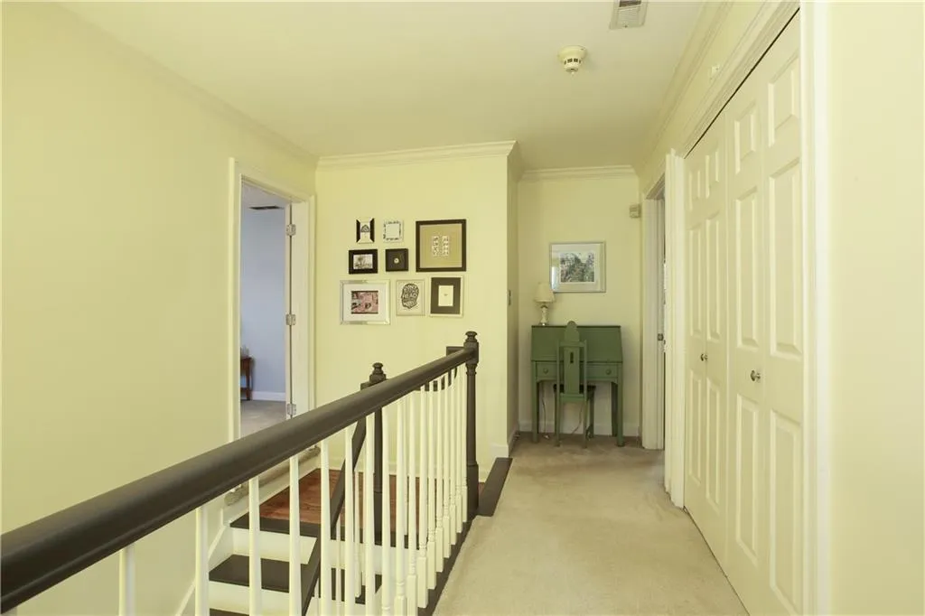 7155 Roswell Road Unit 43, Sandy Springs, Georgia 30328, 3 Bedrooms Bedrooms, ,2 BathroomsBathrooms,Residential,Sold,7155 Roswell Road Unit 43,5993821