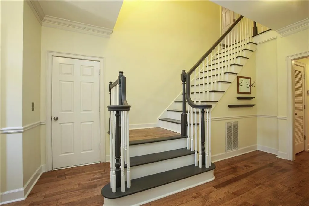 7155 Roswell Road Unit 43, Sandy Springs, Georgia 30328, 3 Bedrooms Bedrooms, ,2 BathroomsBathrooms,Residential,Sold,7155 Roswell Road Unit 43,5993821