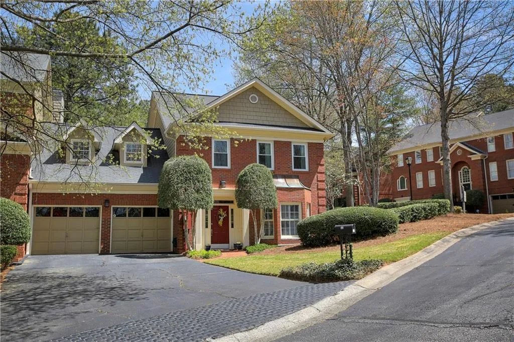 7155 Roswell Road Unit 43, Sandy Springs, Georgia 30328, 3 Bedrooms Bedrooms, ,2 BathroomsBathrooms,Residential,Sold,7155 Roswell Road Unit 43,5993821