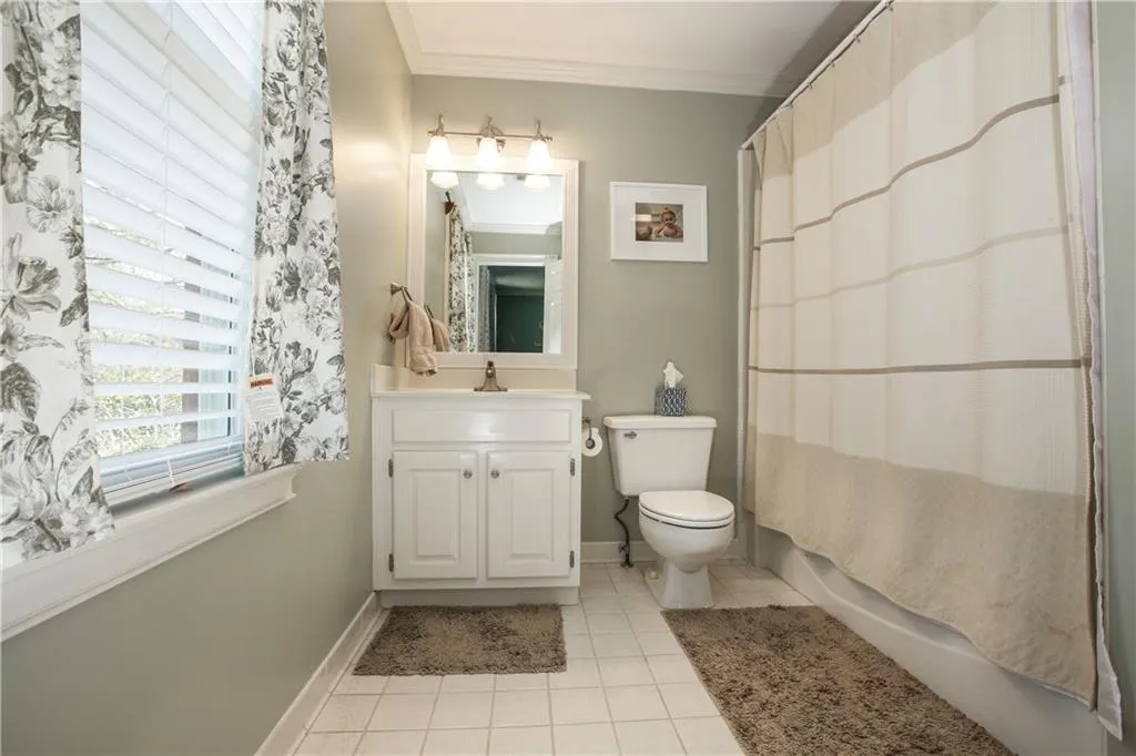 7155 Roswell Road Unit 43, Sandy Springs, Georgia 30328, 3 Bedrooms Bedrooms, ,2 BathroomsBathrooms,Residential,Sold,7155 Roswell Road Unit 43,5993821