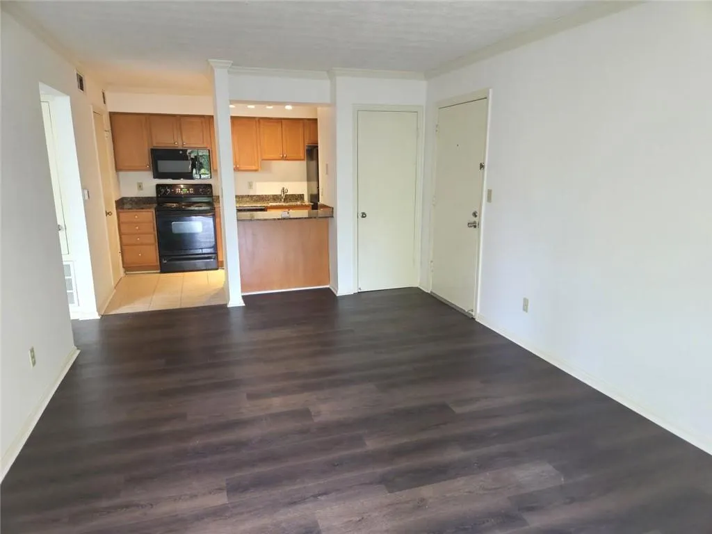 3160 Seven Pines Court Unit 302, Atlanta, Georgia 30339, 1 Bedroom Bedrooms, ,1 BathroomBathrooms,Residential,For Sale,3160 Seven Pines Court Unit 302,7647456