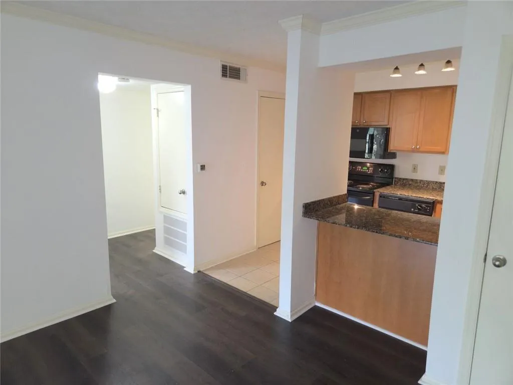 3160 Seven Pines Court Unit 302, Atlanta, Georgia 30339, 1 Bedroom Bedrooms, ,1 BathroomBathrooms,Residential,For Sale,3160 Seven Pines Court Unit 302,7647456