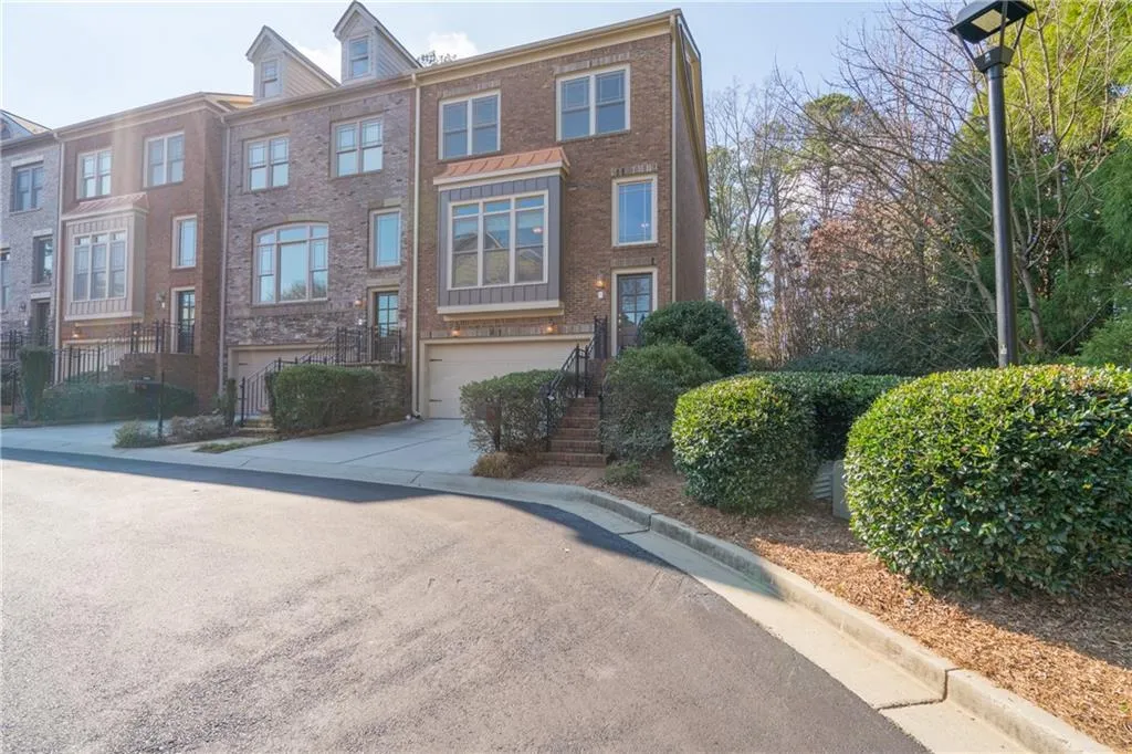 390 Mystic Ridge Lane, Atlanta, Georgia 30342, 4 Bedrooms Bedrooms, ,3 BathroomsBathrooms,Residential,Sold,390 Mystic Ridge Lane,6878123