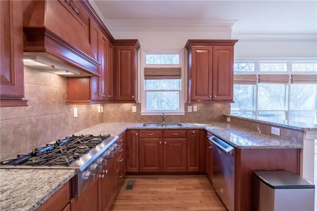 390 Mystic Ridge Lane, Atlanta, Georgia 30342, 4 Bedrooms Bedrooms, ,3 BathroomsBathrooms,Residential,Sold,390 Mystic Ridge Lane,6878123