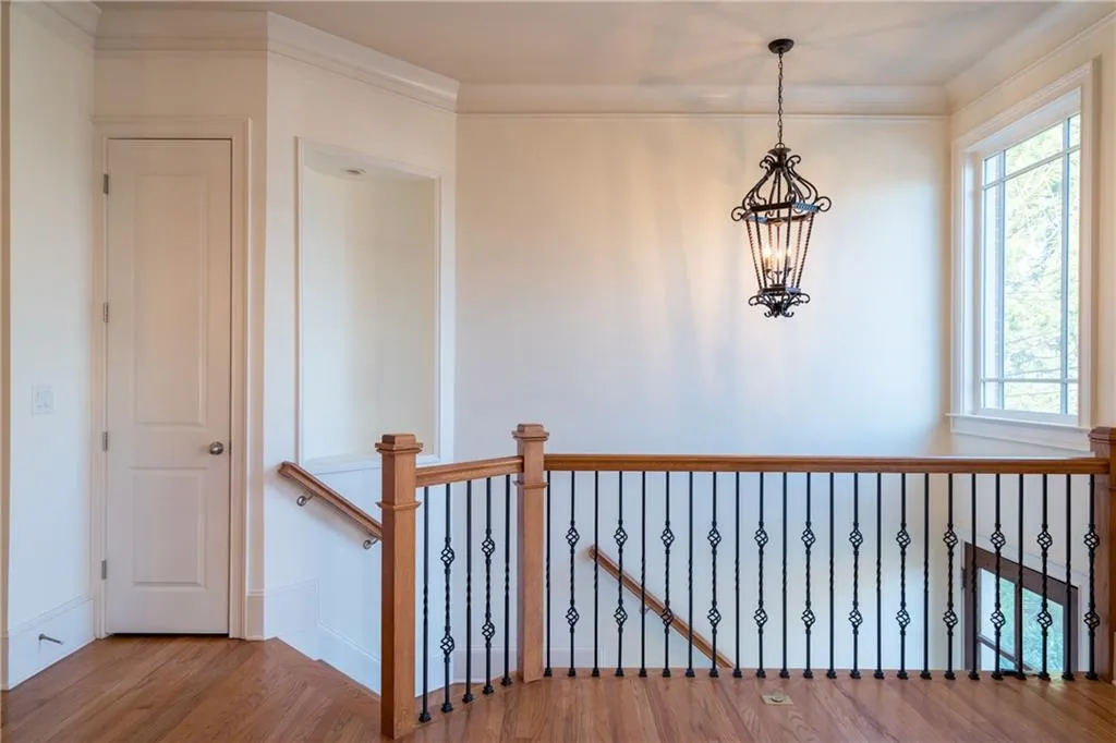 390 Mystic Ridge Lane, Atlanta, Georgia 30342, 4 Bedrooms Bedrooms, ,3 BathroomsBathrooms,Residential,Sold,390 Mystic Ridge Lane,6878123