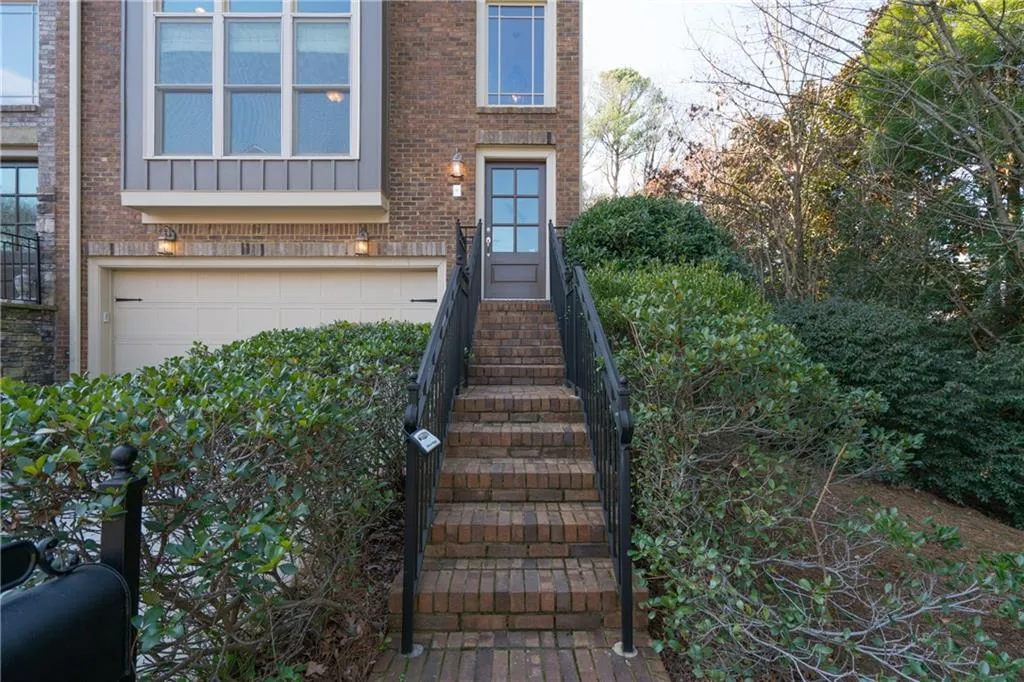 390 Mystic Ridge Lane, Atlanta, Georgia 30342, 4 Bedrooms Bedrooms, ,3 BathroomsBathrooms,Residential,Sold,390 Mystic Ridge Lane,6878123