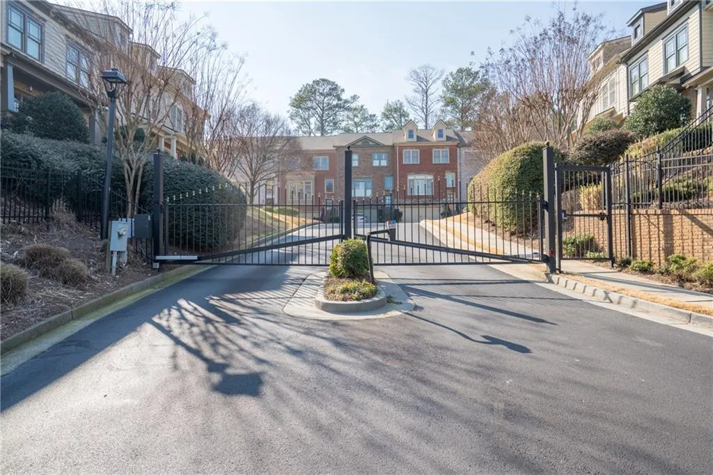 390 Mystic Ridge Lane, Atlanta, Georgia 30342, 4 Bedrooms Bedrooms, ,3 BathroomsBathrooms,Residential,Sold,390 Mystic Ridge Lane,6878123