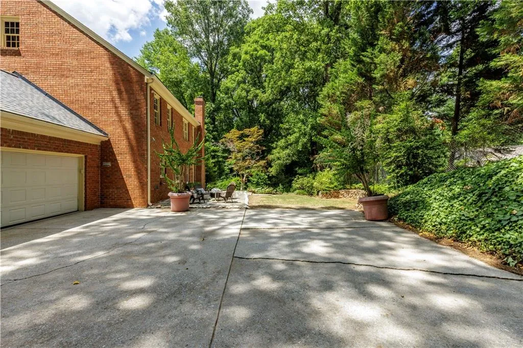 6510 River Chase Circle, Atlanta, Georgia 30328, 4 Bedrooms Bedrooms, ,3 BathroomsBathrooms,Residential,Sold,6510 River Chase Circle,7409693
