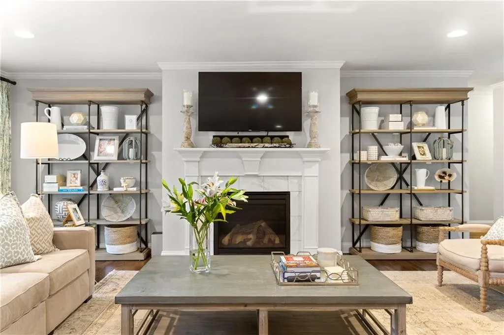 464 Carolwood Lane, Atlanta, Georgia 30342, 3 Bedrooms Bedrooms, ,2 BathroomsBathrooms,Residential,Sold,464 Carolwood Lane,6940482 464 Carolwood Lane, Atlanta, Georgia 30342, 3 Bedrooms Bedrooms, ,2 BathroomsBathrooms,Residential,Sold,464 Carolwood Lane,6940482