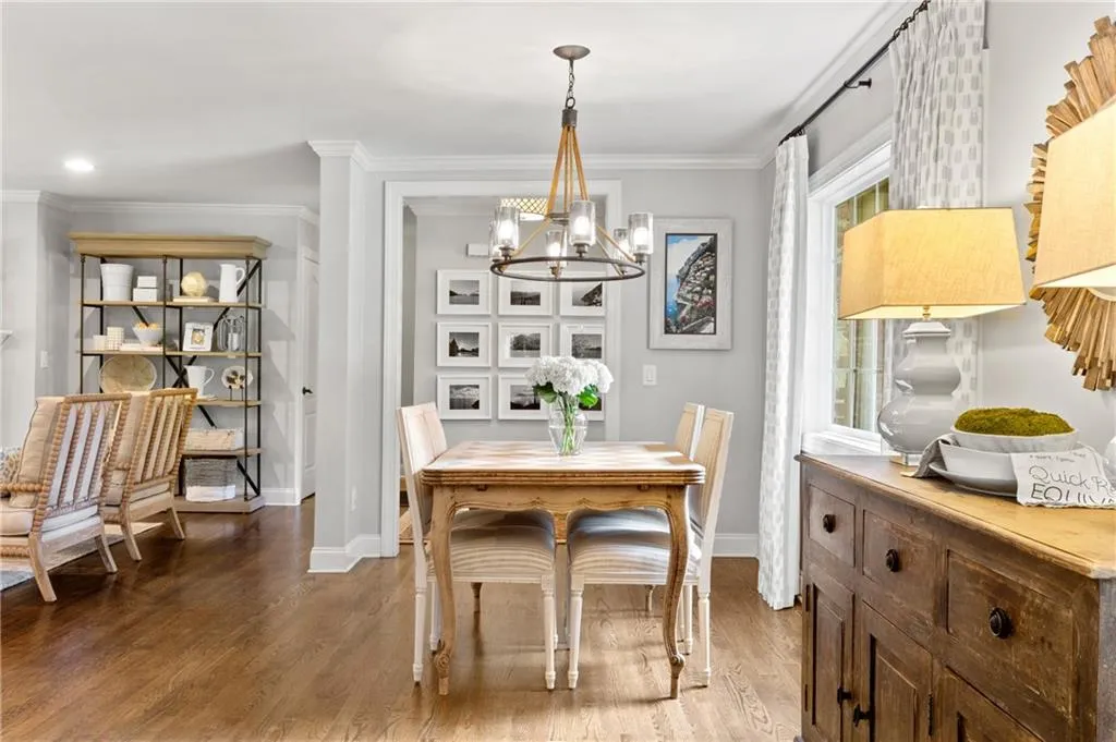 464 Carolwood Lane, Atlanta, Georgia 30342, 3 Bedrooms Bedrooms, ,2 BathroomsBathrooms,Residential,Sold,464 Carolwood Lane,6940482 464 Carolwood Lane, Atlanta, Georgia 30342, 3 Bedrooms Bedrooms, ,2 BathroomsBathrooms,Residential,Sold,464 Carolwood Lane,6940482