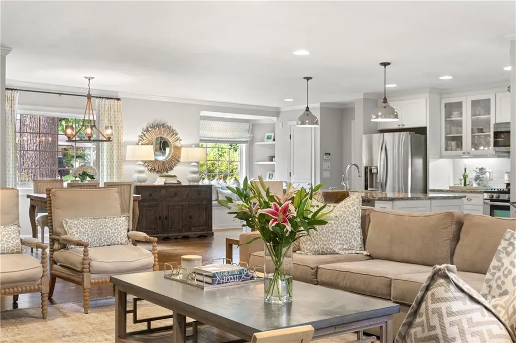 464 Carolwood Lane, Atlanta, Georgia 30342, 3 Bedrooms Bedrooms, ,2 BathroomsBathrooms,Residential,Sold,464 Carolwood Lane,6940482 464 Carolwood Lane, Atlanta, Georgia 30342, 3 Bedrooms Bedrooms, ,2 BathroomsBathrooms,Residential,Sold,464 Carolwood Lane,6940482