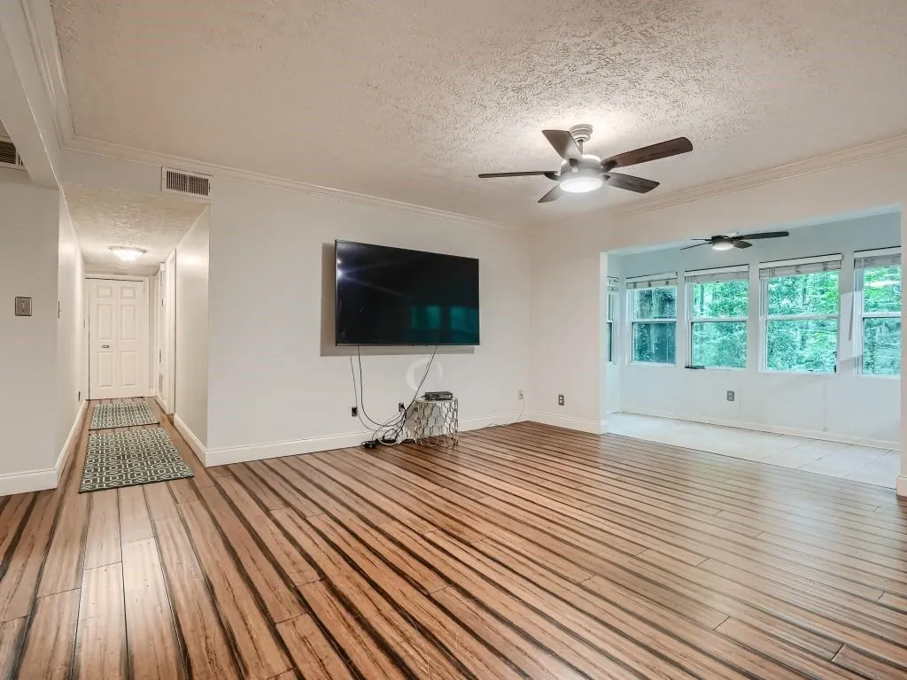 5143 Roswell Road Unit 1, Sandy Springs, Georgia 30342, 2 Bedrooms Bedrooms, ,1 BathroomBathrooms,Residential,Sold,5143 Roswell Road Unit 1,7217916