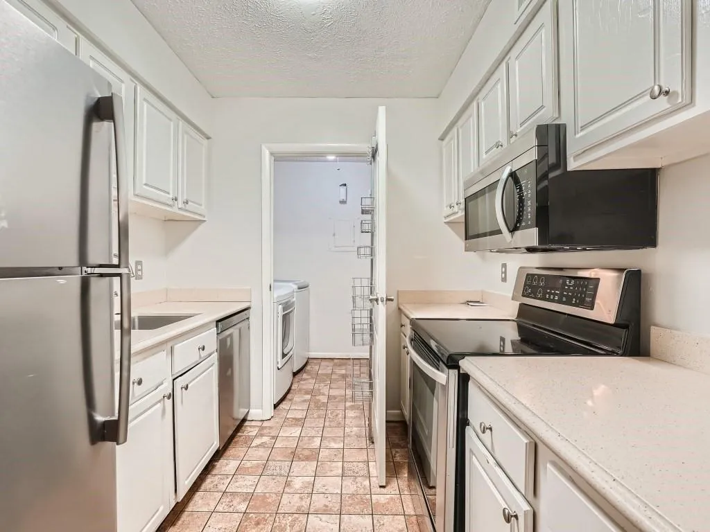 5143 Roswell Road Unit 1, Sandy Springs, Georgia 30342, 2 Bedrooms Bedrooms, ,1 BathroomBathrooms,Residential,Sold,5143 Roswell Road Unit 1,7217916