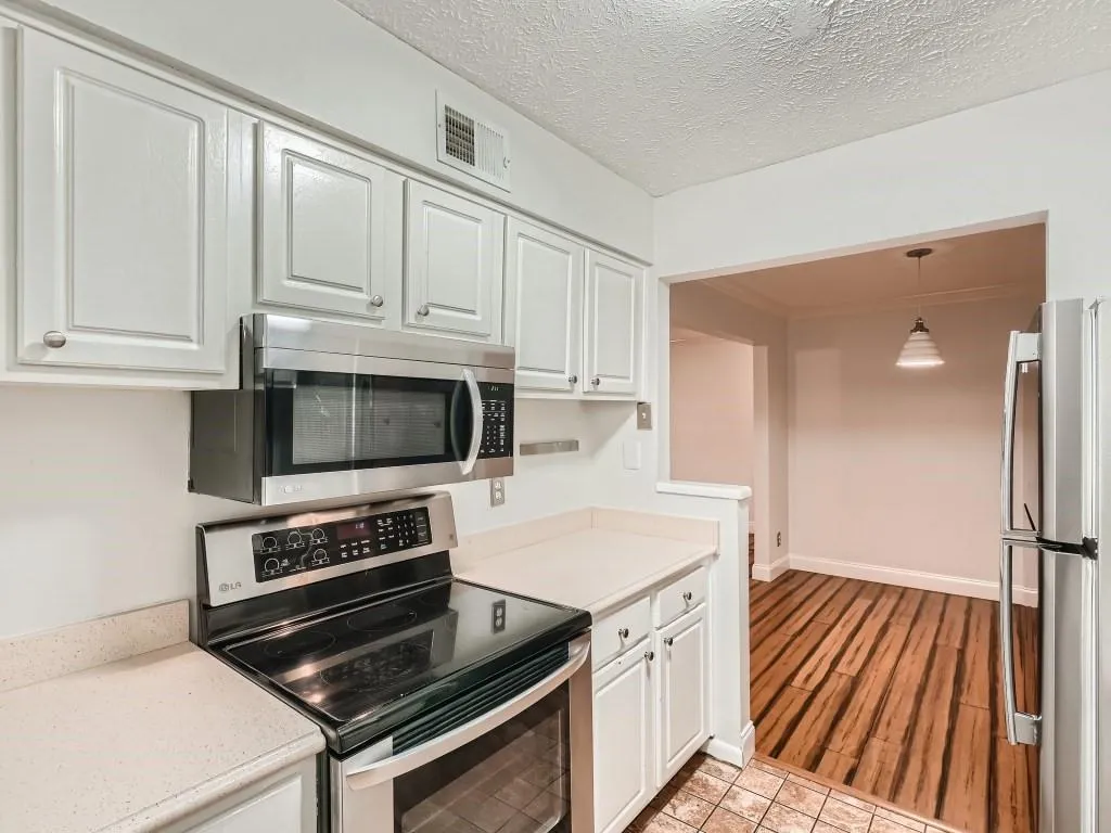 5143 Roswell Road Unit 1, Sandy Springs, Georgia 30342, 2 Bedrooms Bedrooms, ,1 BathroomBathrooms,Residential,Sold,5143 Roswell Road Unit 1,7217916