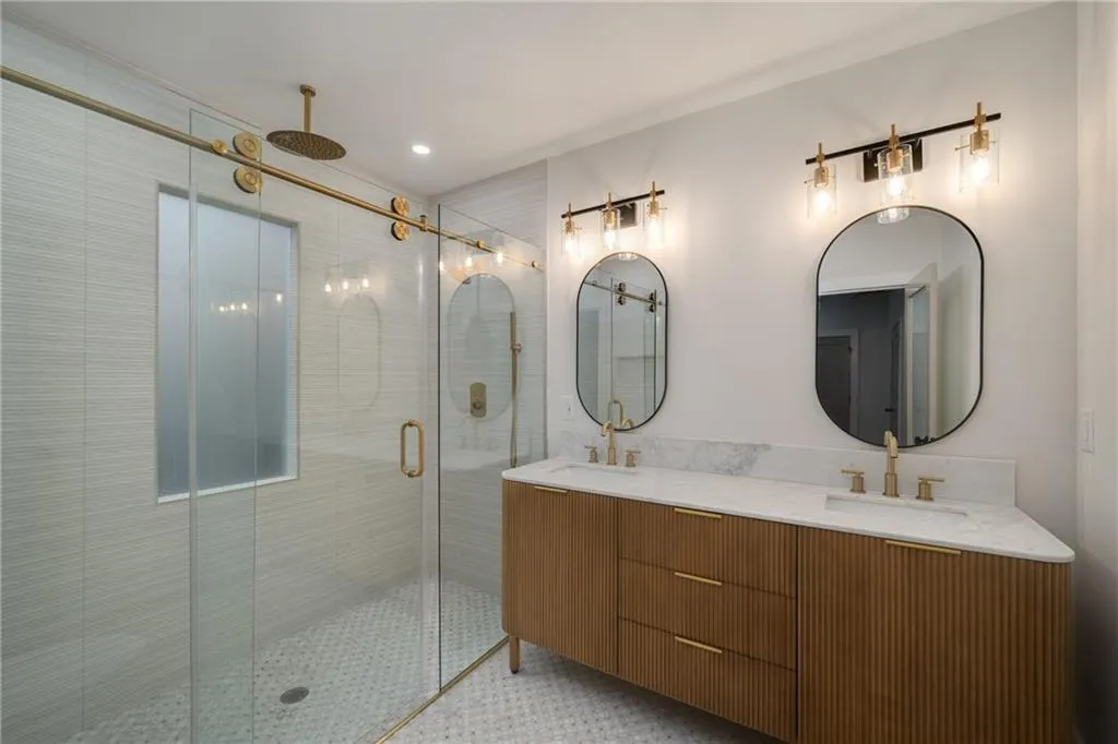 490 Rock Springs Road Ne, Atlanta, Georgia 30324, 4 Bedrooms Bedrooms, ,4 BathroomsBathrooms,Residential,For Sale,490 Rock Springs Road Ne,7610661
