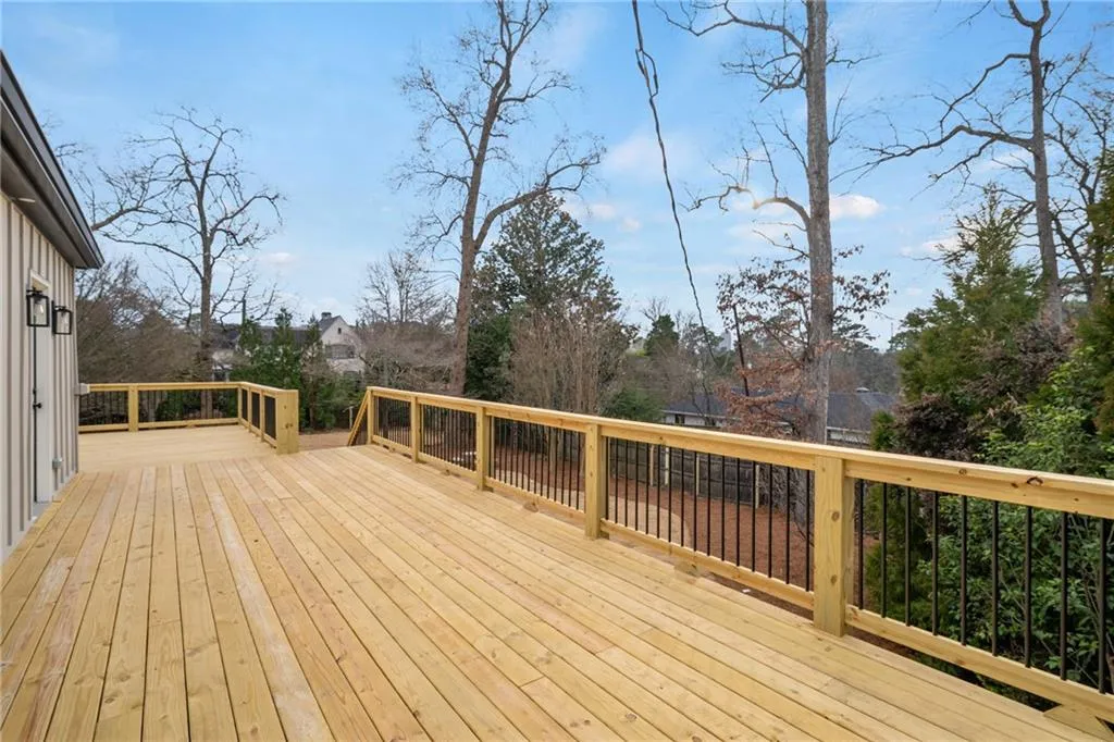 490 Rock Springs Road Ne, Atlanta, Georgia 30324, 4 Bedrooms Bedrooms, ,4 BathroomsBathrooms,Residential,For Sale,490 Rock Springs Road Ne,7610661