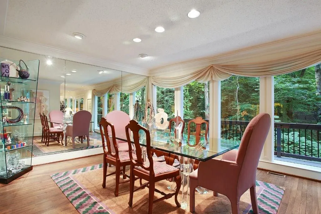 455 Ferry Landing, Sandy Springs, Georgia 30328, 5 Bedrooms Bedrooms, ,4 BathroomsBathrooms,Residential,Sold,455 Ferry Landing,5705947