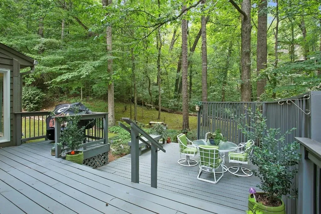 455 Ferry Landing, Sandy Springs, Georgia 30328, 5 Bedrooms Bedrooms, ,4 BathroomsBathrooms,Residential,Sold,455 Ferry Landing,5705947